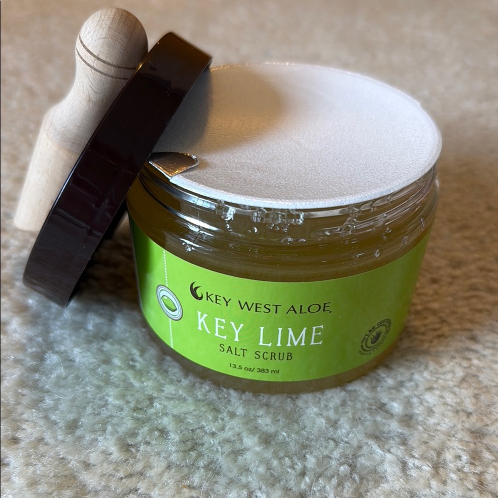 NEW SEALED Key Lime Salt Scrub - Green